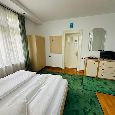 Rapsodia Sinaia Bed and Breakfast Exteriör bild