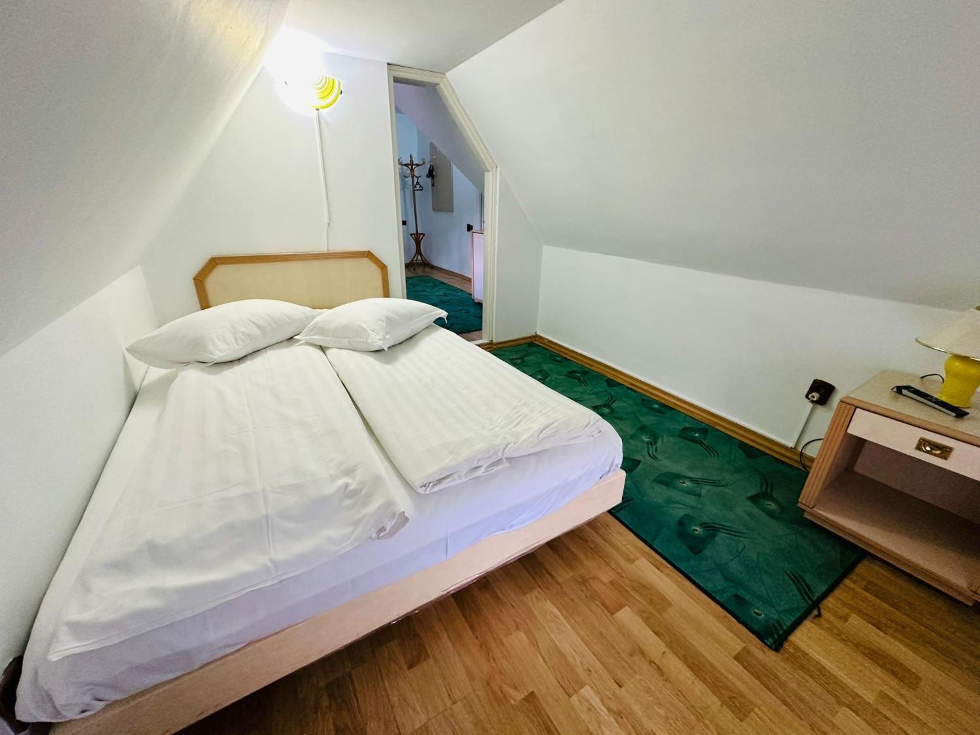 Rapsodia Sinaia Bed and Breakfast Exteriör bild