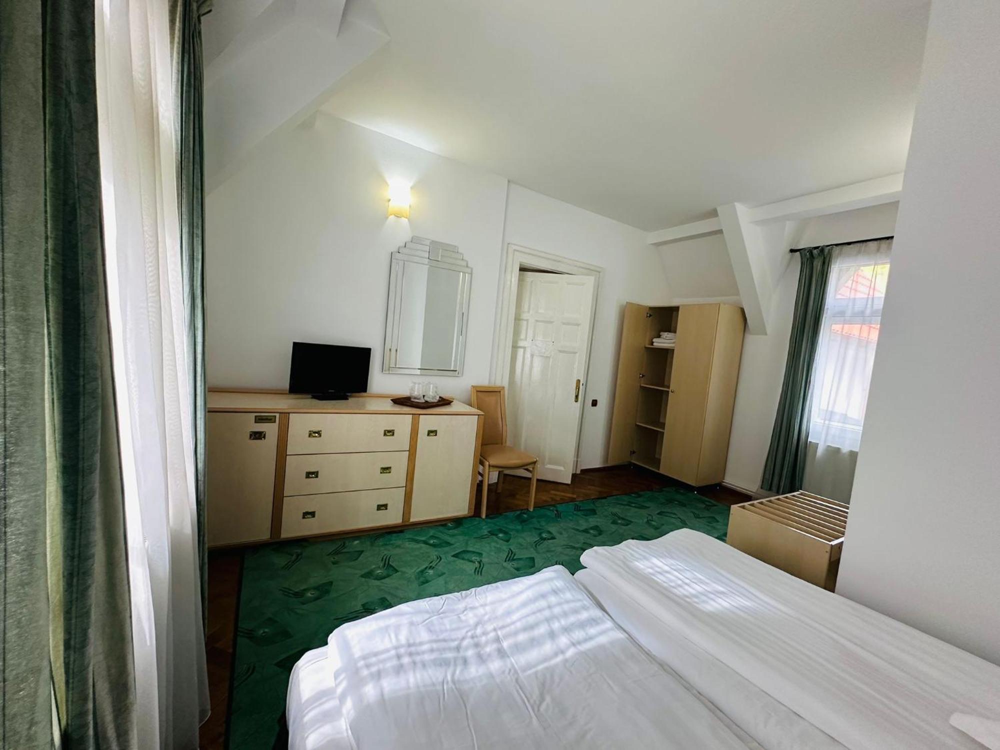 Rapsodia Sinaia Bed and Breakfast Exteriör bild