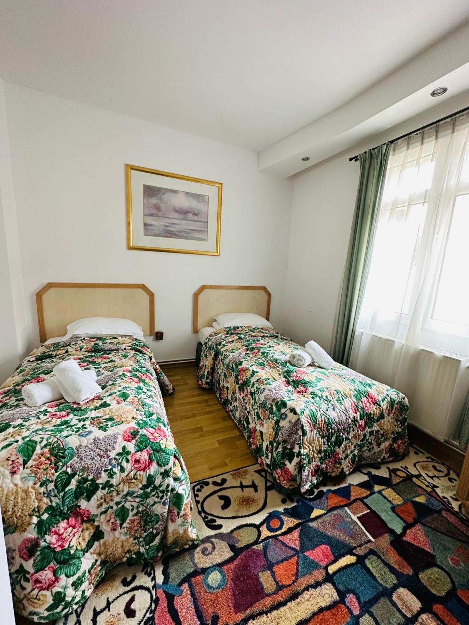 Rapsodia Sinaia Bed and Breakfast Exteriör bild