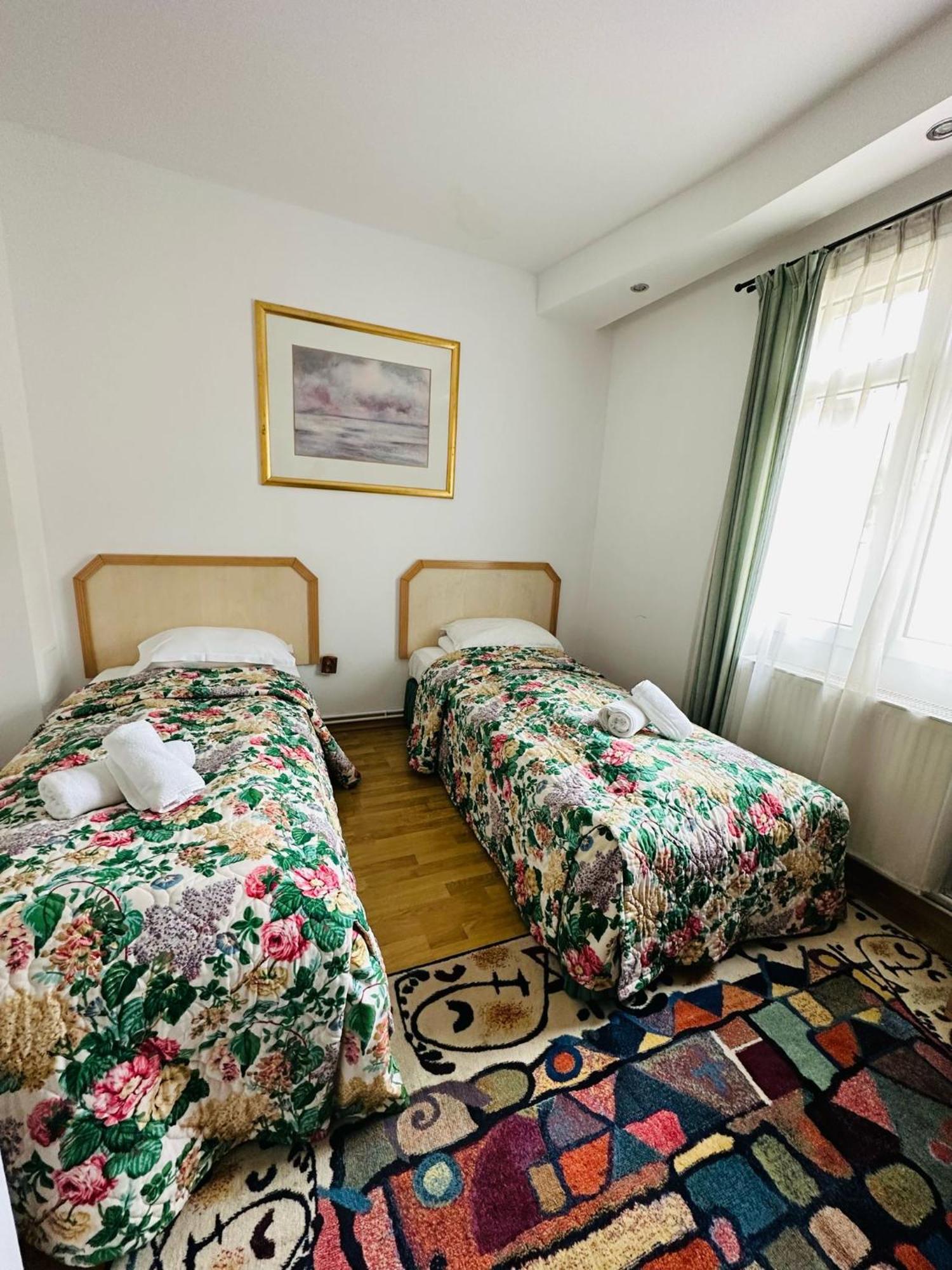 Rapsodia Sinaia Bed and Breakfast Exteriör bild