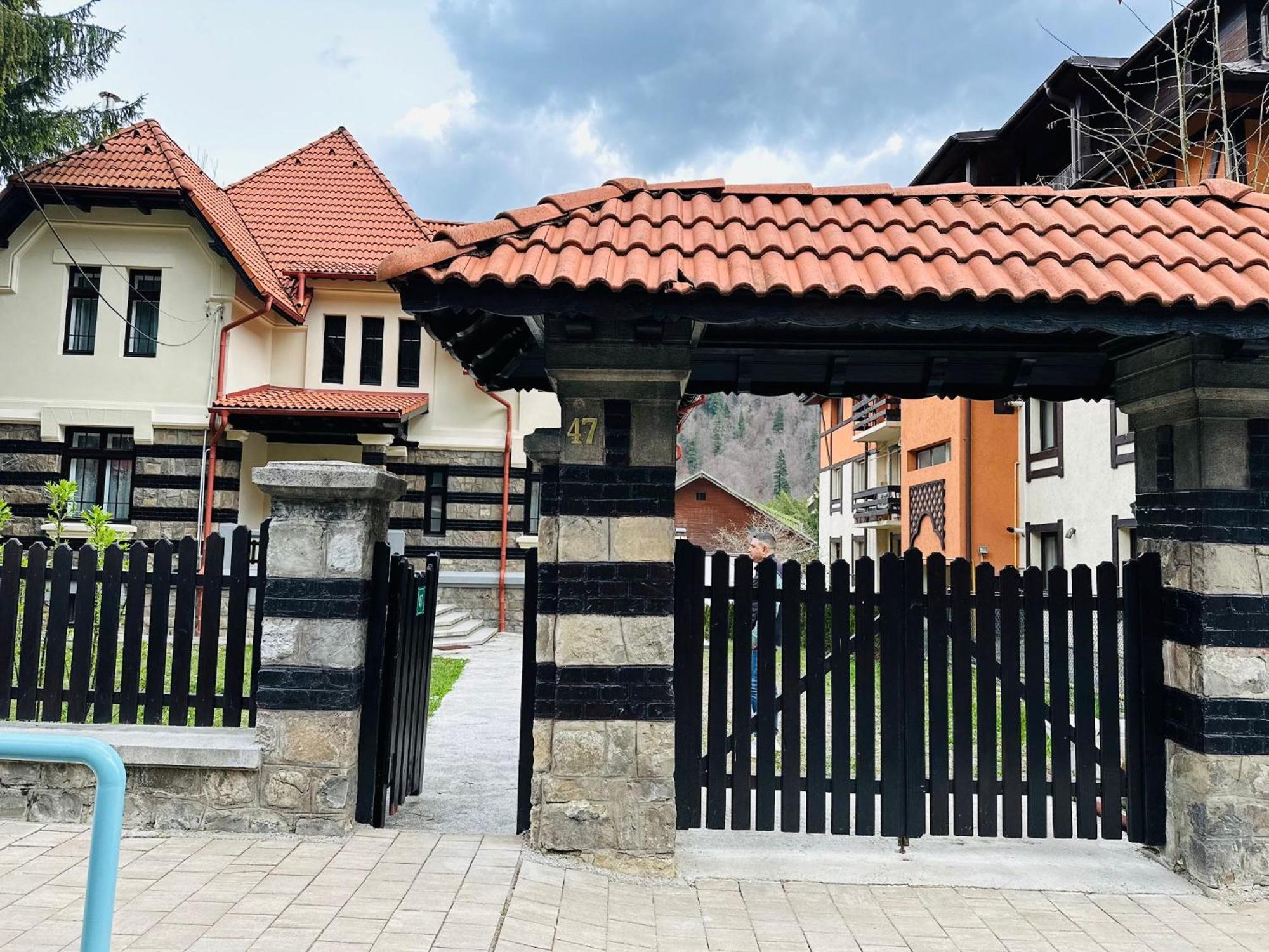 Rapsodia Sinaia Bed and Breakfast Exteriör bild